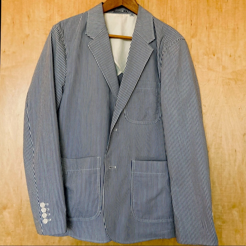 Seersucker blazer. Casual. No flaws.
